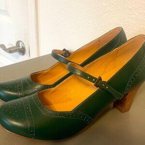 CHELSEA CREW~MELODY HEELS~COLOR GREEN~SIZE US 8-8.5/ EUR 39